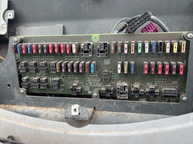 Claas Scorpion 9040 Kramer 400 Centrala Elektroniczna CZĘŚCI 0013005510 0013005512 0013039970-1