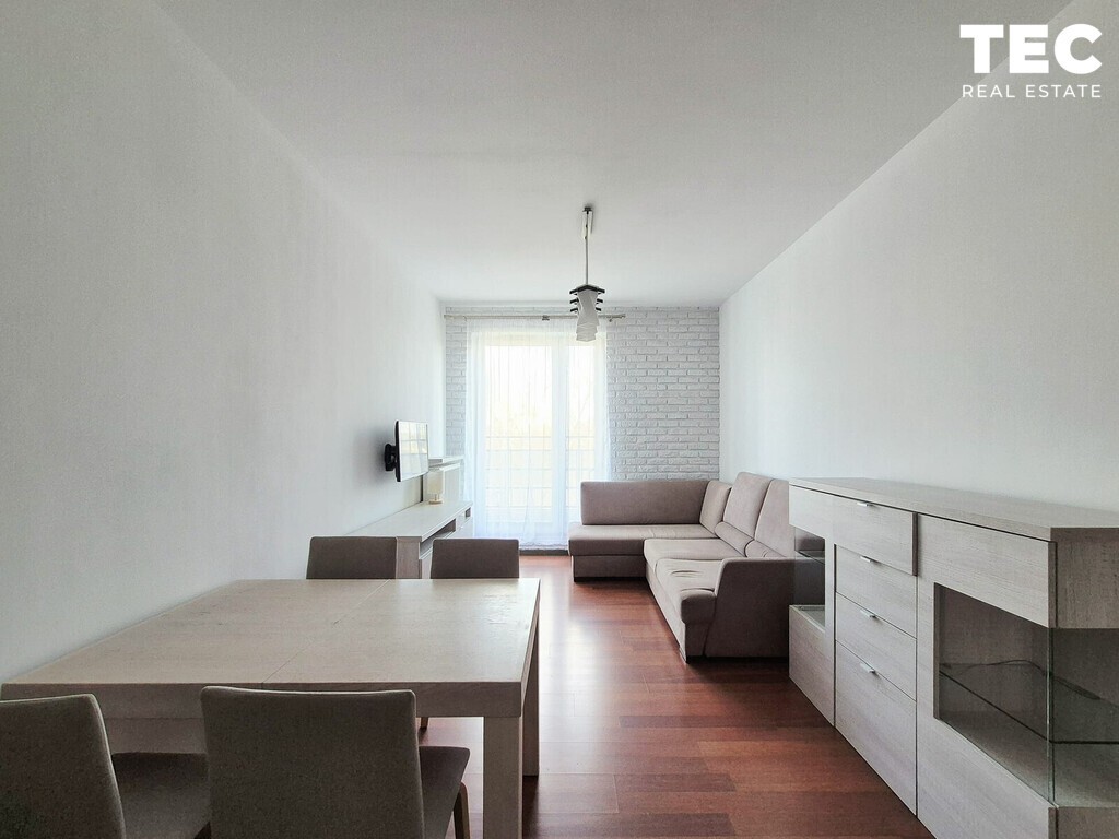 Duży balkon, zieleń za oknem, dostępne, wyposażone - Widok 4