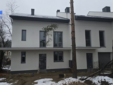 <p>Segment z garażem blisko lasu</p>-1