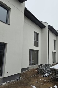 <p>Segment z garażem blisko lasu</p>-2