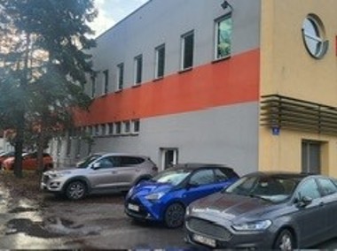 Sprzedam obiekt biurowo-usługowy w Jastrzębiu Zdroju z dużym parkingiem-1