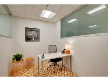 Prywatna powierzchnia biurowa dla 1 osoby-Regus Sheraton Plaza-1