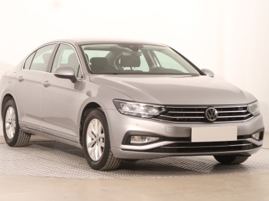 Volkswagen Passat B8 , Salon Polska, 1. Właściciel, VAT 23%, Navi, Klimatronic,-1