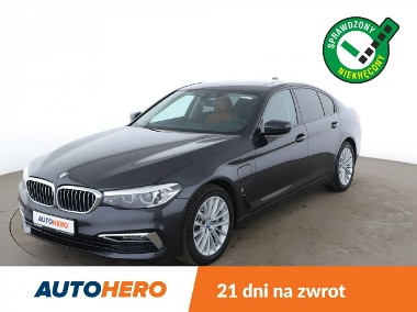 BMW SERIA 5 VII (F90) FV23 530e Automat LUXURY Tempomat Navi Grzane Sporty Skóra Kamera LE-1