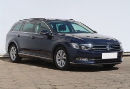 Volkswagen Passat B8 , 190 KM, Navi, Klimatronic, Tempomat, Parktronic,