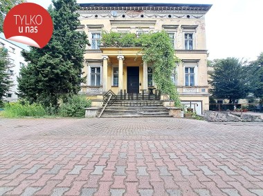 Pałac w Rawiczu/inwestycja/balkon/park/garaż-1