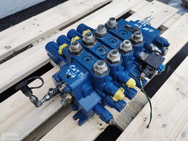 Rozdzielacz hydrauliczny CAT TH 336 {Rexroth}-1