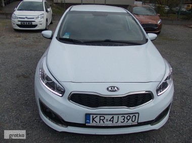 Kia Cee'd II-1