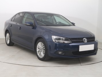 Volkswagen Jetta VI , Salon Polska, Serwis ASO, Klimatronic, Tempomat, Parktronic