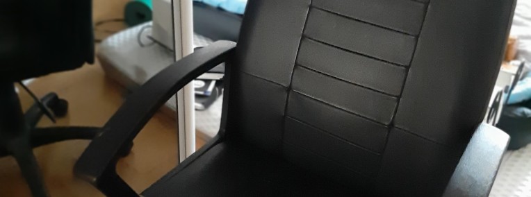 Wygodne krzesło biurowe do pracy przy komputerze, miękkie, z podłokietnikami -1