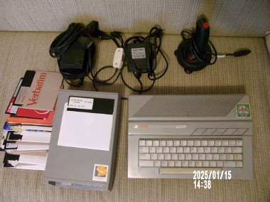 ATARI 65XE + stacja CA-2001 + joystick + dyskietki - pełnosprawne-1