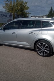 E-tech Plug-IN Hybrid Intens-2