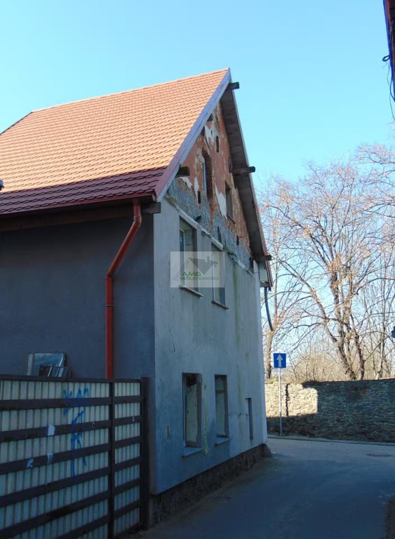Dom kamienica w centrum Niemczy do remontu, inwestycja, 5 mieszkań