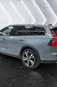 Volvo V60 II V60 Cross Country Volvo V60CC B5(B) AWD Ultimate-2