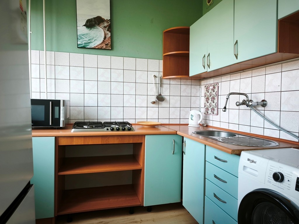 2 pokojowe mieszkanie w dobrym standardzie, 2 piętro, niski blok, os. V