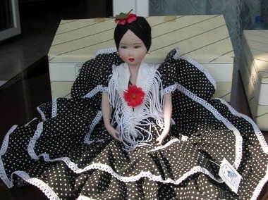  porcelanowa lalka z kartonem 30cm-1