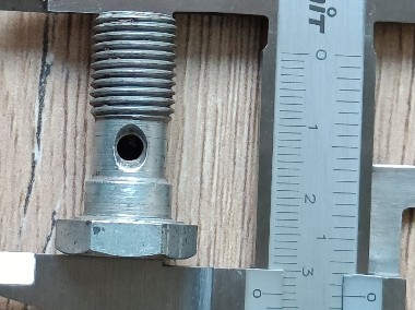 Śruba nadmiaru przelewu M12x1,25 1 otwór na klucz 17mm-1