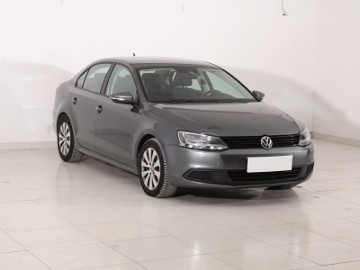 Volkswagen Jetta VI , Klimatronic, Parktronic, Podgrzewane siedzienia,ALU