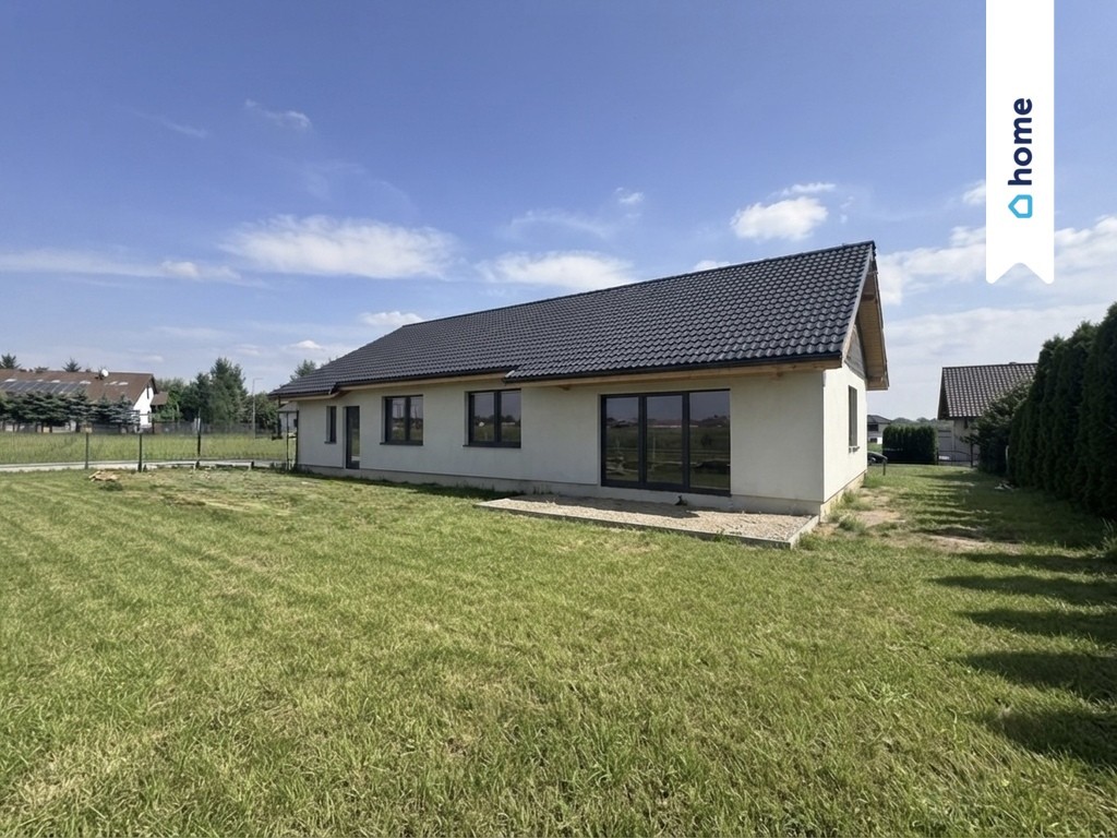 Dom wolnostojący z pompą ciepła w Dobrczu 120m2