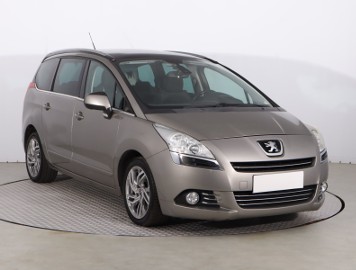 Peugeot 5008 , 7 miejsc, Navi, Klimatronic, Tempomat, Parktronic,