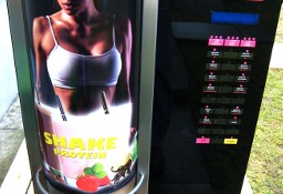 Automat na odżywki białkowe na siłownię. Wyposażenie siłowni / fitness.