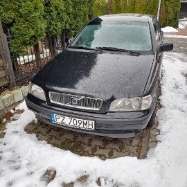 Udział 1/2 we własności Volvo S40