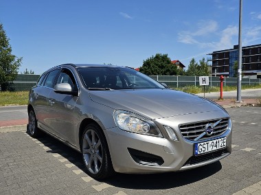 Volvo V 60 Momentum 5-cylindrowy zarejestrowany-1