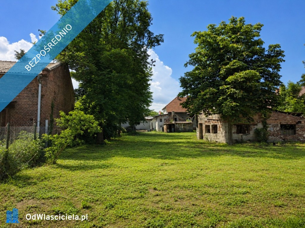 Przedwojenny dom z działką 1800 m² w centrum Czernicy - Więcej