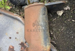 New Holland T8 - wspornik kolano tłumika 87588160