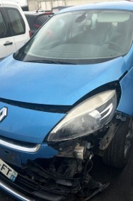 Pojazd używany uszkodzony.-2