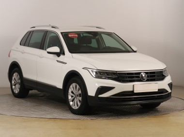 Volkswagen Tiguan , Serwis ASO, Klimatronic, Tempomat, Parktronic,-1