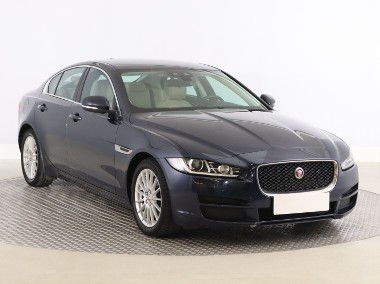 Jaguar XE I , Skóra, Navi, Klimatronic, Parktronic,-1