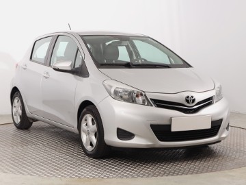 Toyota Yaris III , Salon Polska, Klima, Parktronic