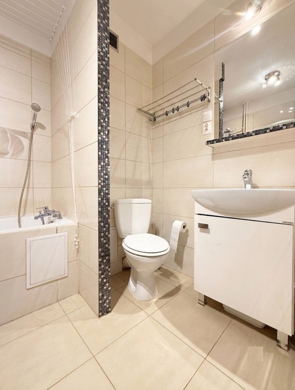 Kawelerka z balkonem 32 m3 Nowe Miasto - Więcej