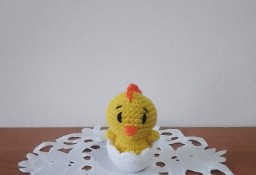 Wielkanocny szydełkowy kurczaczek w skorupce 
