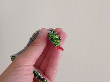 zabawka z koralików węża-1