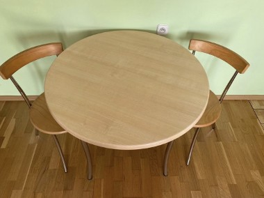 Stół okrągły z krzesłami -1