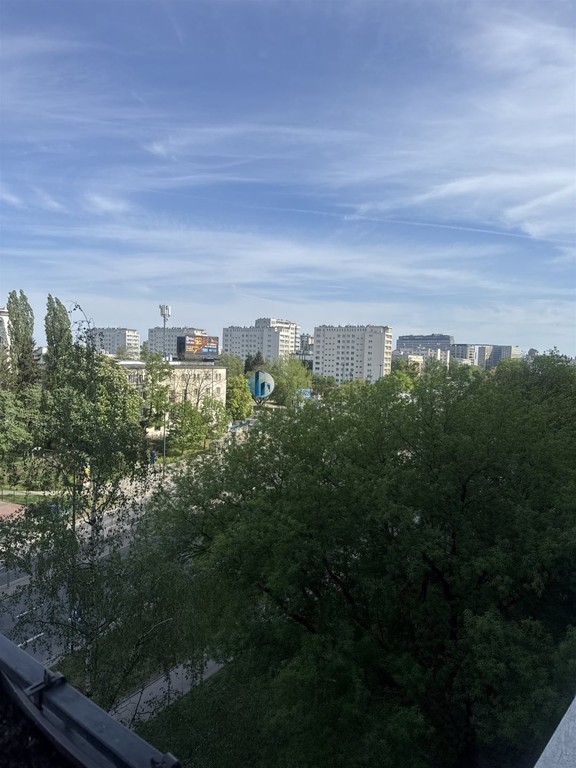 przy samym metrze, dwa pokoje z balkonem – pohled 3