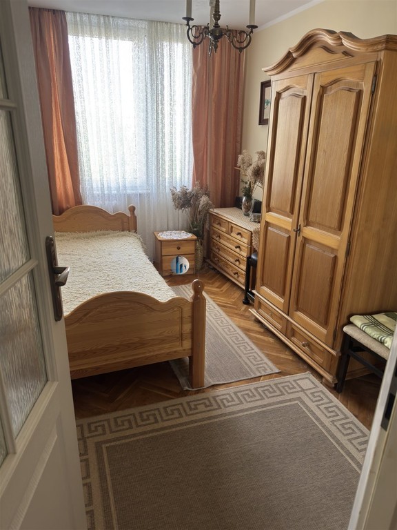 przy samym metrze, dwa pokoje z balkonem – pohled 6
