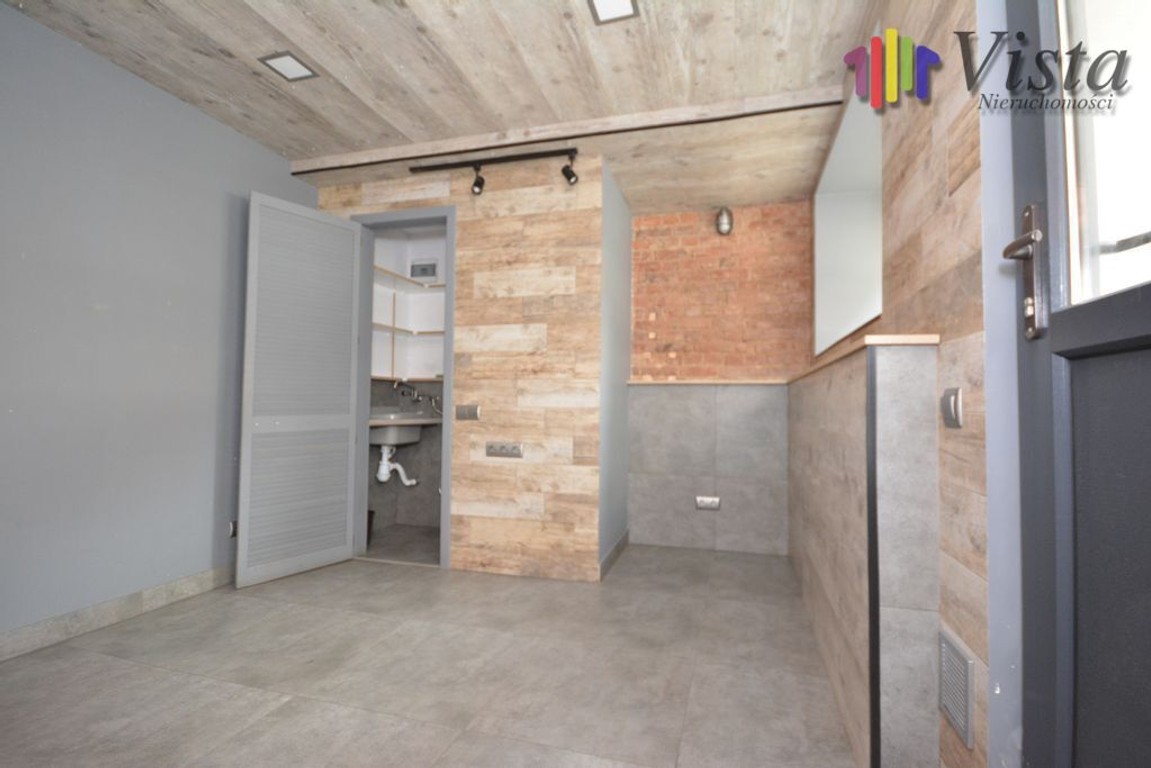 Lokal użytkowy 12 m² po remoncie, parter kamienicy - Widok 2