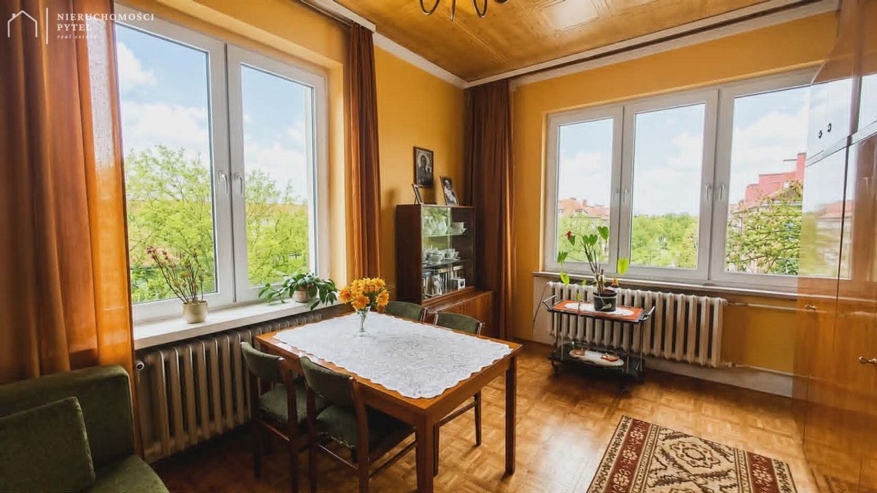 Wygodne mieszkanie 50 m² z loggią. Tychy, Osiedle – pohled 2