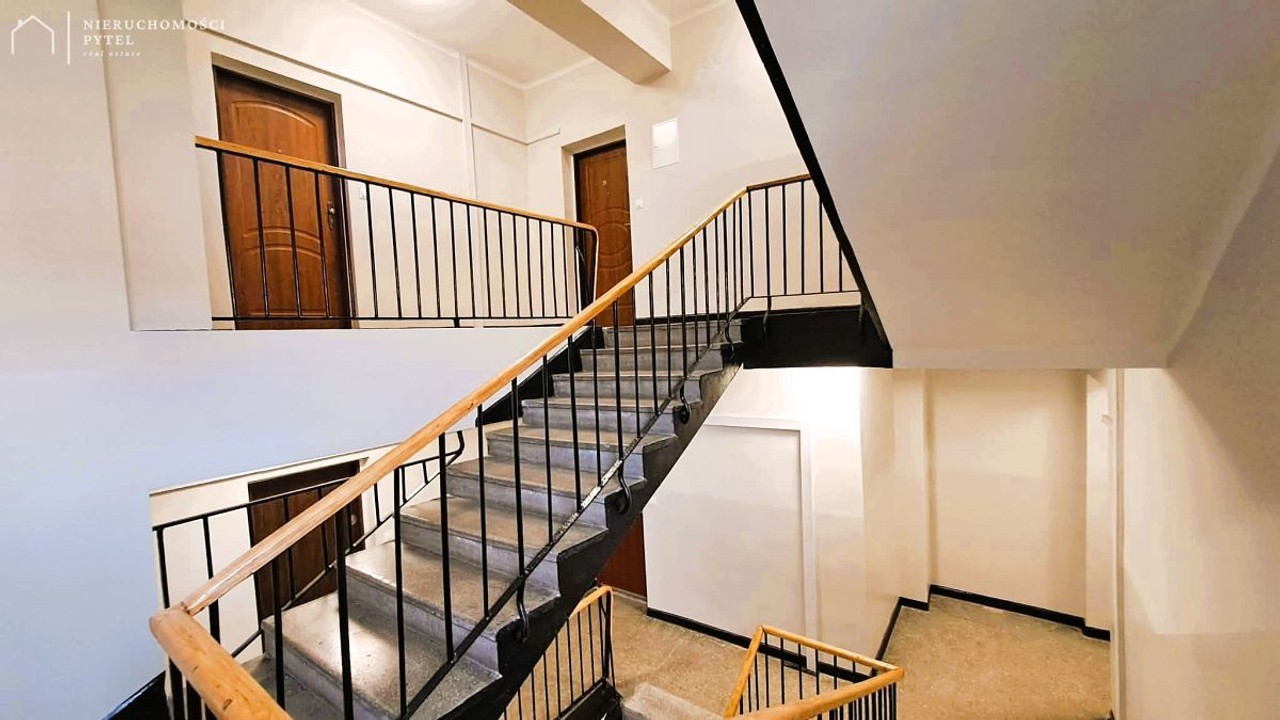 Wygodne mieszkanie 50 m² z loggią. Tychy, Osiedle – další