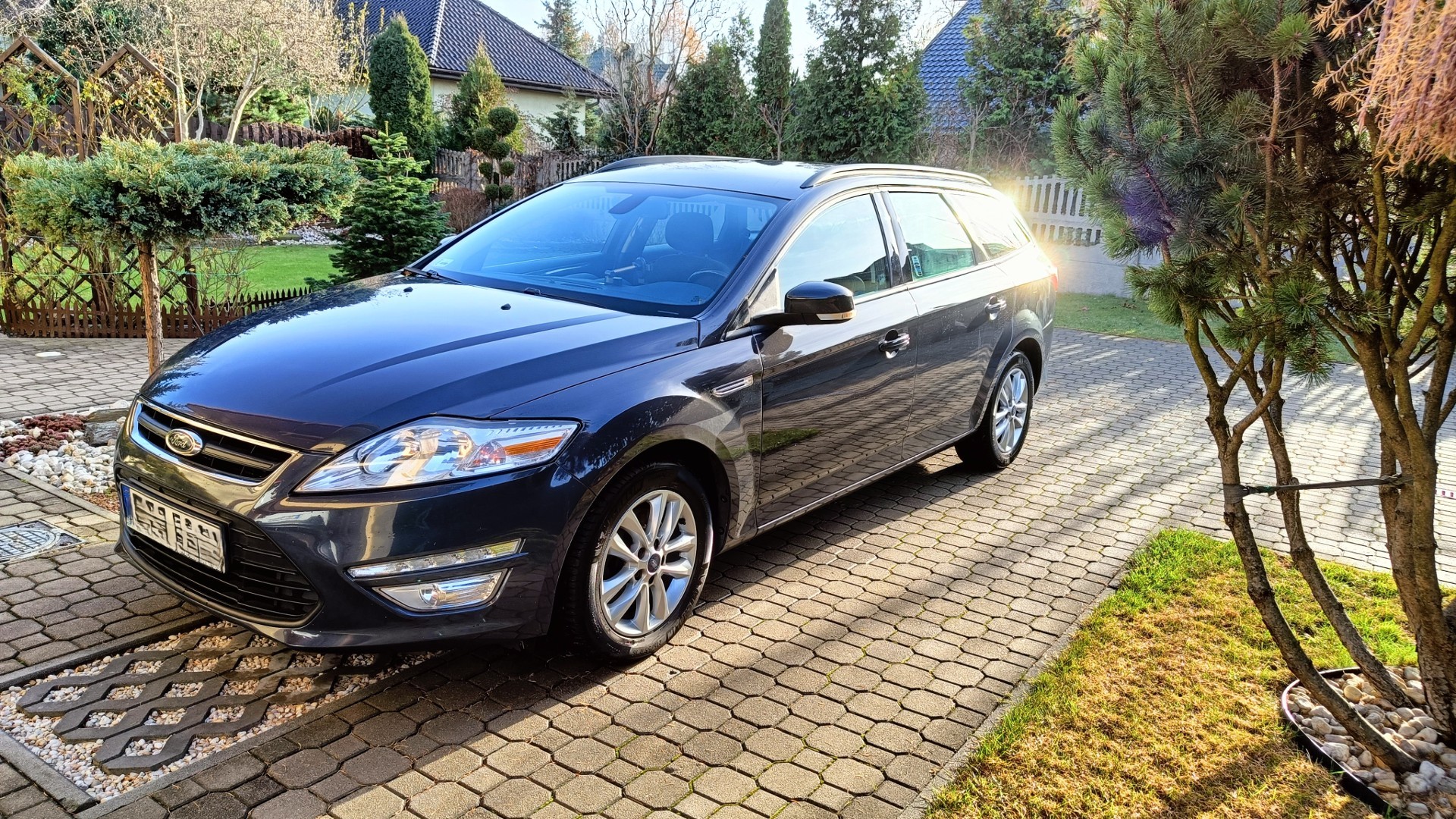 Ford Mondeo VII TREND z Gold X Plus, kolor ciemny granat Midnight SKY