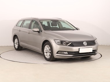 Volkswagen Passat B8 , Automat, Navi, Klimatronic, Tempomat, Parktronic-1