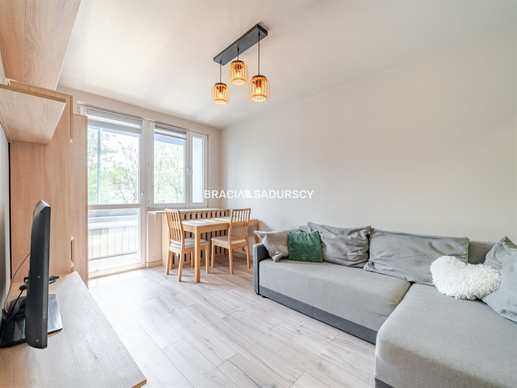Kawalerka z balkonem | 28,8 m² | os. Złotego Wieku - Widok 2