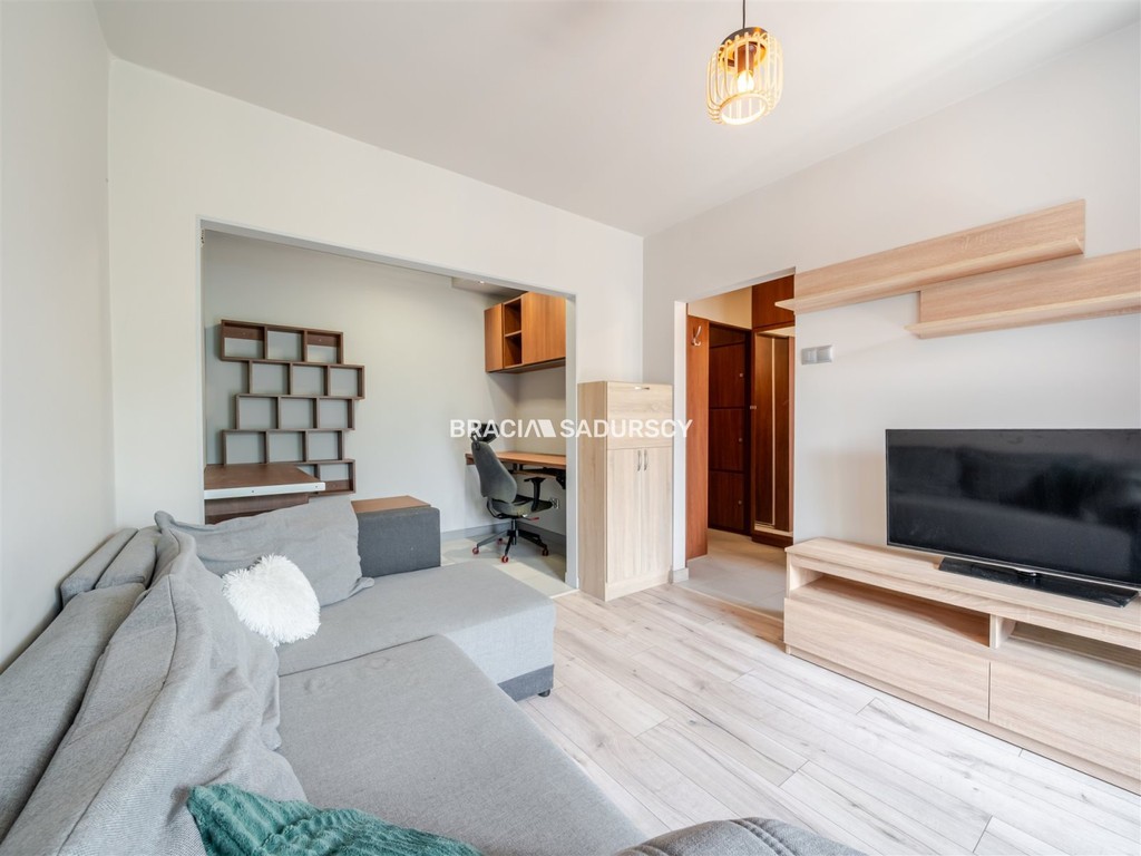 Kawalerka z balkonem | 28,8 m² | os. Złotego Wieku - Więcej