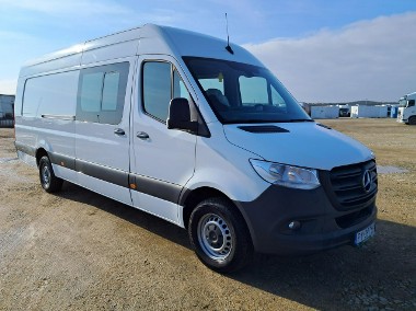 Mercedes-Benz Sprinter-1