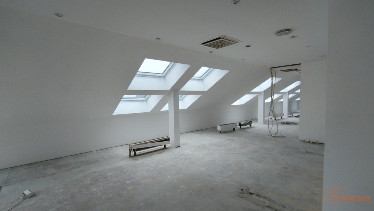 250 - 550 m² / poddasze / Centrum miasta – pohled 6