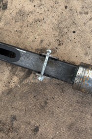 John Deere 8600 Dolny wałek podający, mocowanie detektora metali AXE56472-3