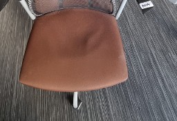 Syndyk sprzeda Krzesło obrotowe brązowe na kółkach